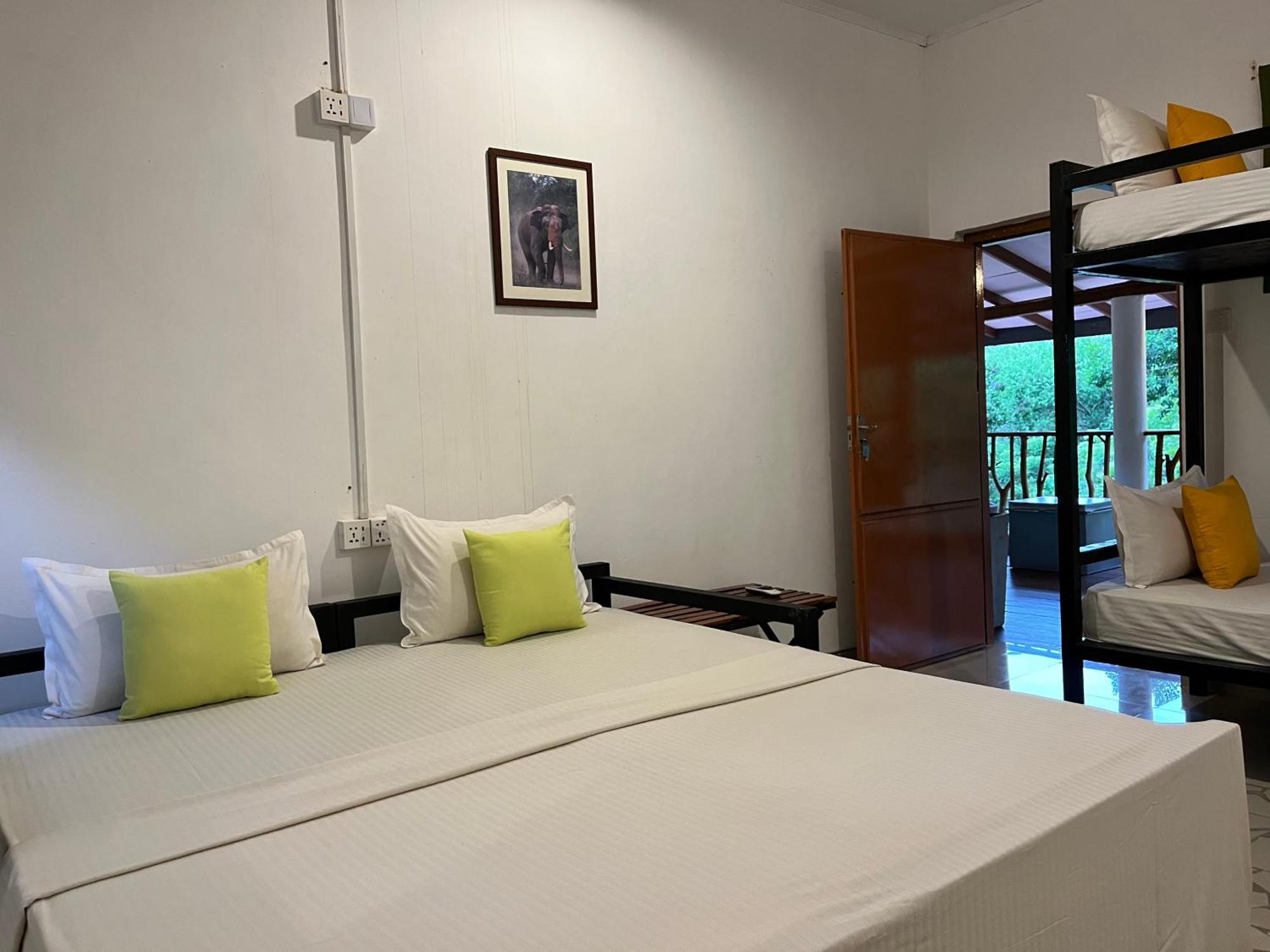 Funky Leopard Safari Lodge Bordering Yala National Park Kataragama Bagian luar foto