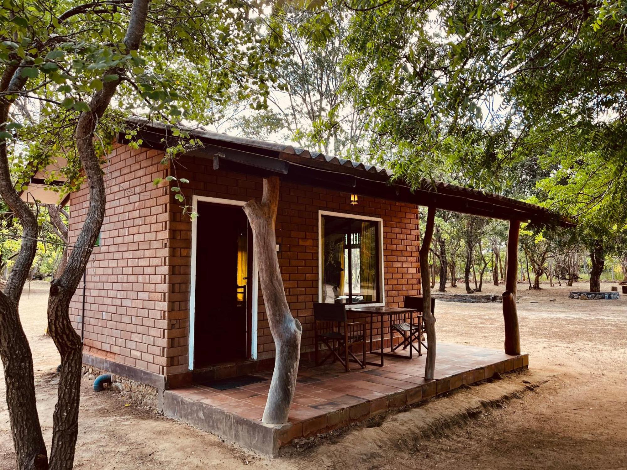 Funky Leopard Safari Lodge Bordering Yala National Park Kataragama Bagian luar foto