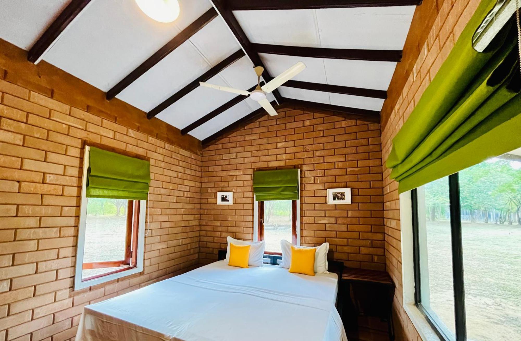 Funky Leopard Safari Lodge Bordering Yala National Park Kataragama Bagian luar foto