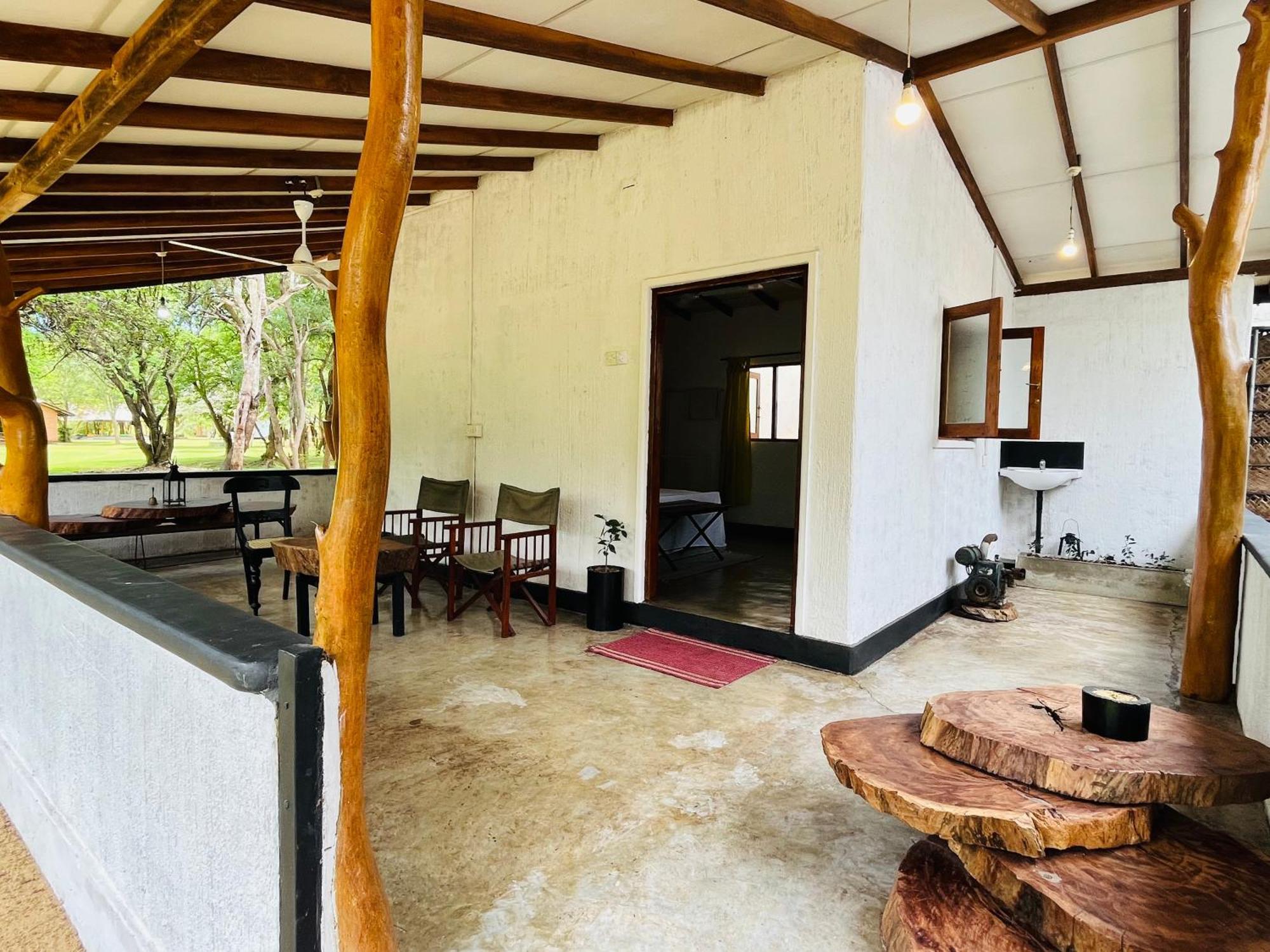 Funky Leopard Safari Lodge Bordering Yala National Park Kataragama Bagian luar foto